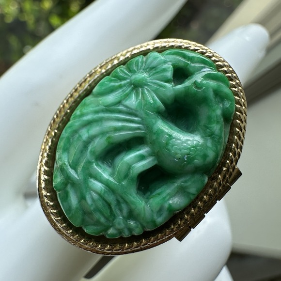 Avon Jewelry - Vintage 1970s Avon Perfume Glacé Adjust Locket Ring Bird of Paradise Faux Jade